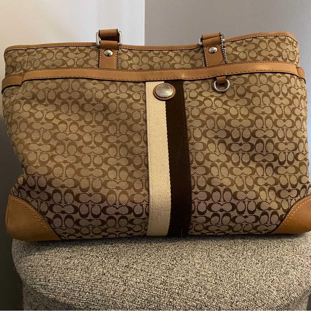 Coach Voyager Tote in beige with leather accents